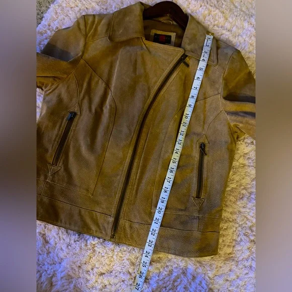 🤠🎶 EUC Women’s 100% Genuine Leather Fringe Jacket💯 - Picture 8 of 16